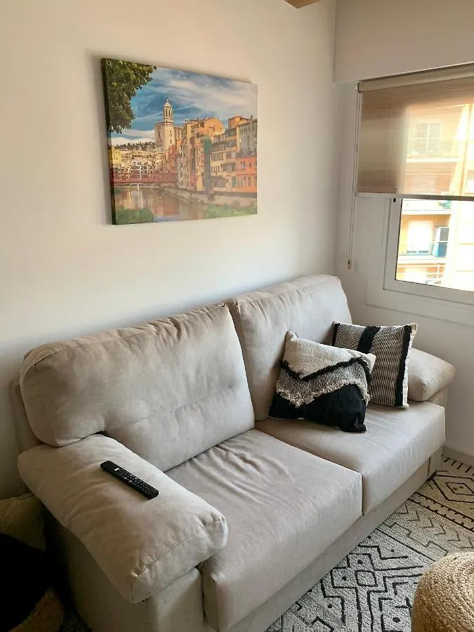 Apartment Flat In Girona City Centre - 5 Mins From Old Town And Train Station